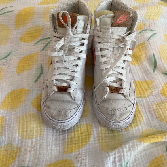 Nike Blazer fig 2 size 6 - Picture 2 of 5